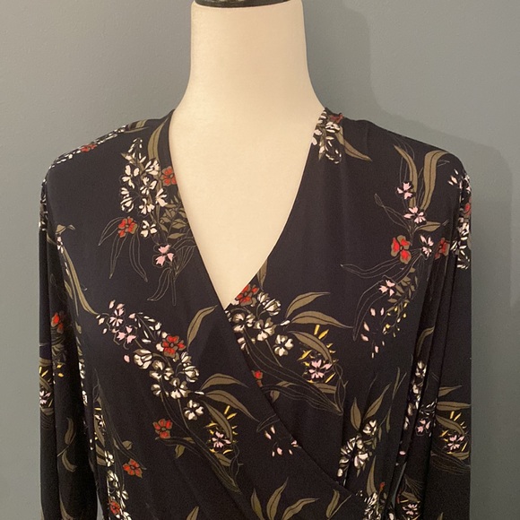 New Floral Wrap Dress - Picture 2 of 7